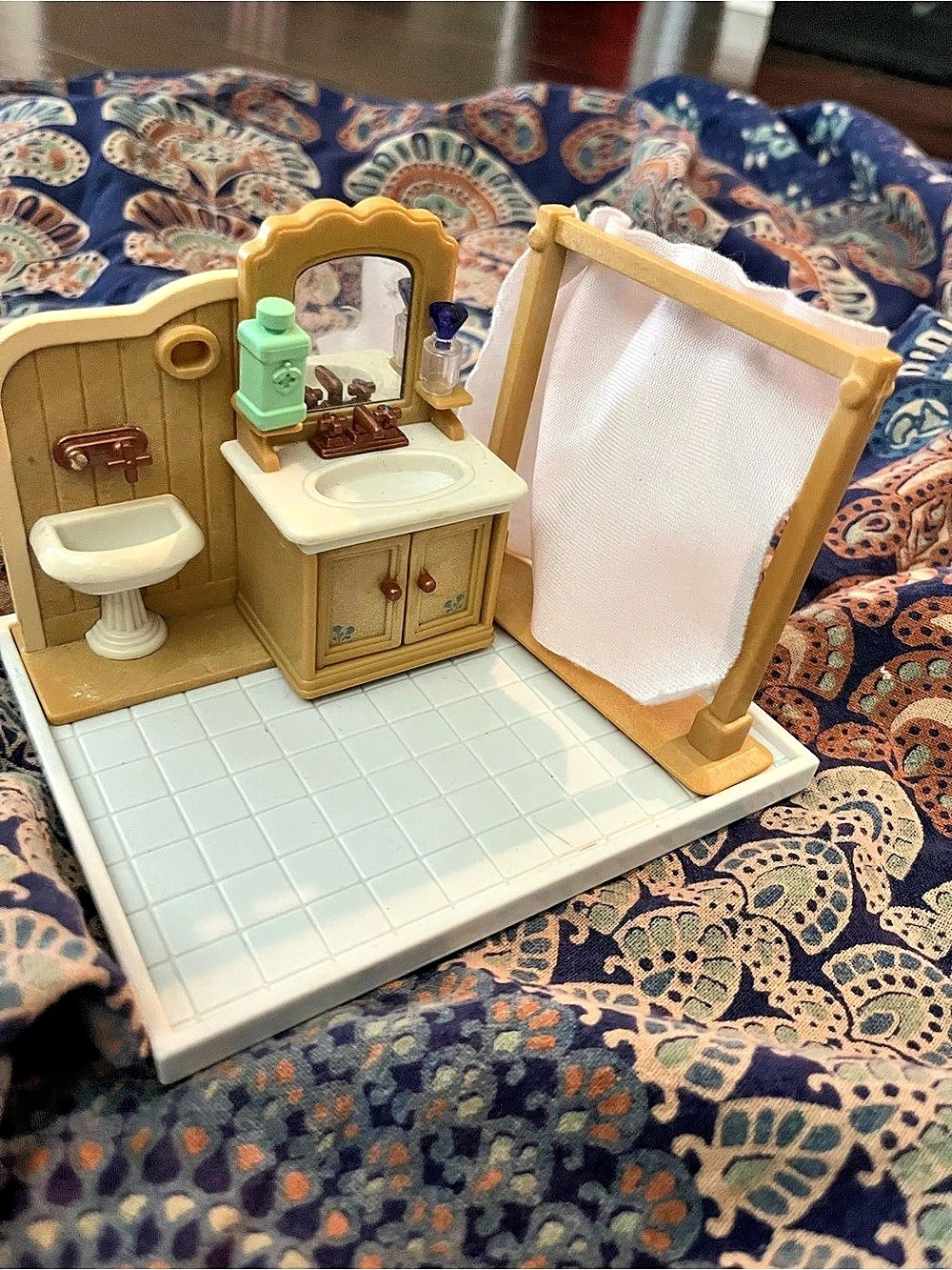Calico Critters Country Bathroom Set Dollhouse Furniture mix lot